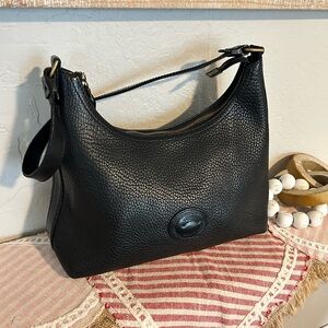 vintage 90’s Dooney & Bourke pebbled all weather leather shoulder hobo bag